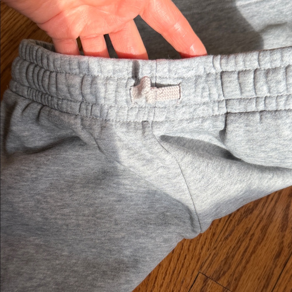 Lacoste sport boys Gray Shorts size 8 - Picture 5 of 5